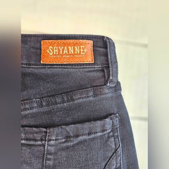 Shyanne Western Cowgirl Black Distressed Flare Bell Bottoms Stretchy Denim Jeans - Picture 10 of 16